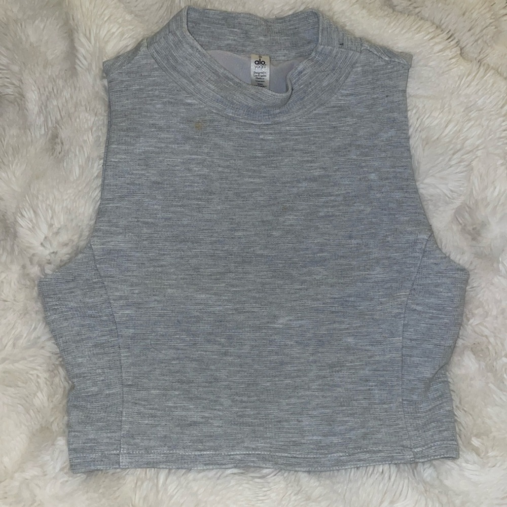 ALO Sleeveless delight crop